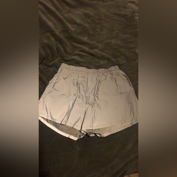 Reflective shorts - Picture 2 of 3
